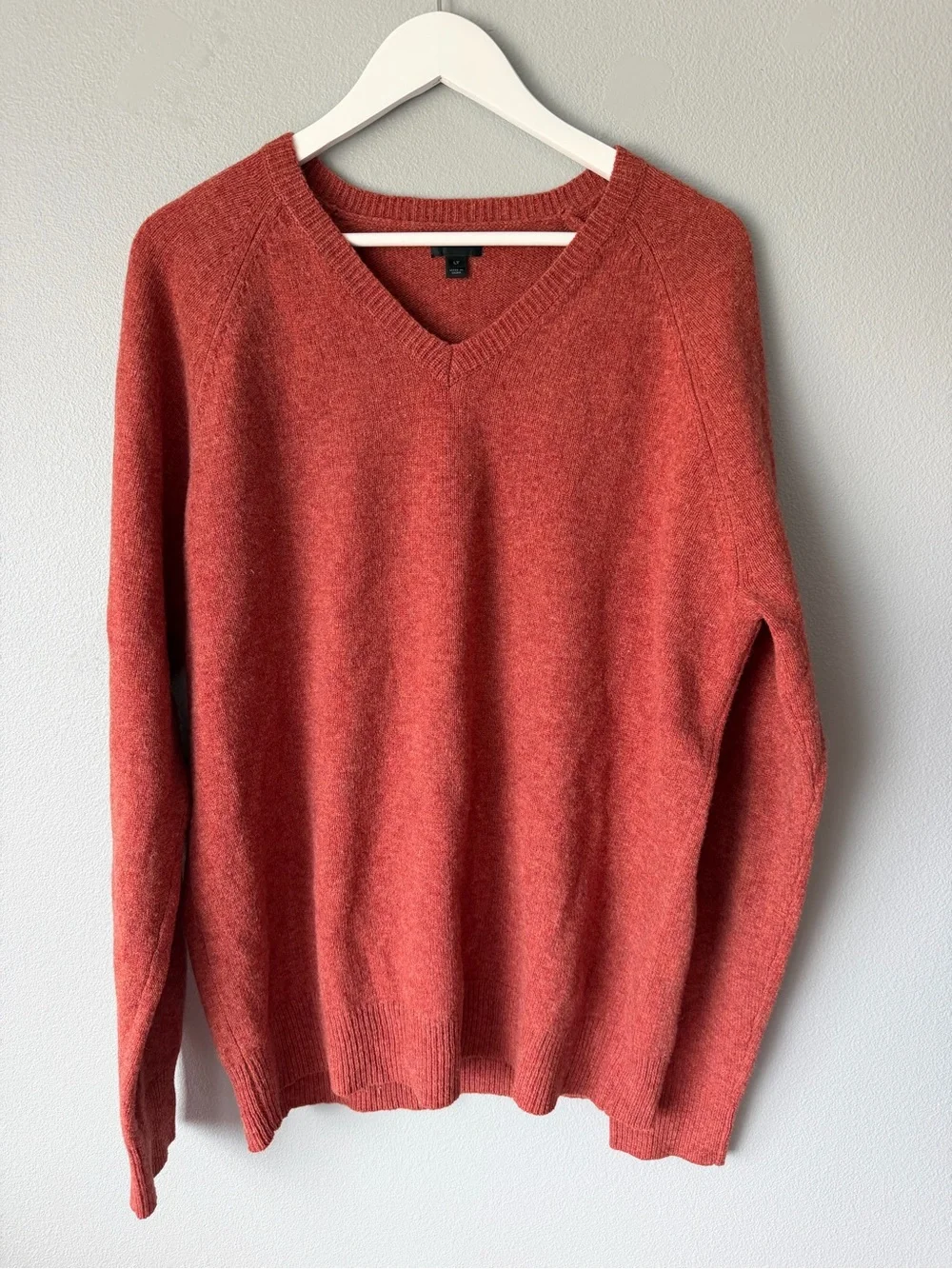J Crew red 100% lambswool long sleeve v-neck sweater Men’s sz L Tall